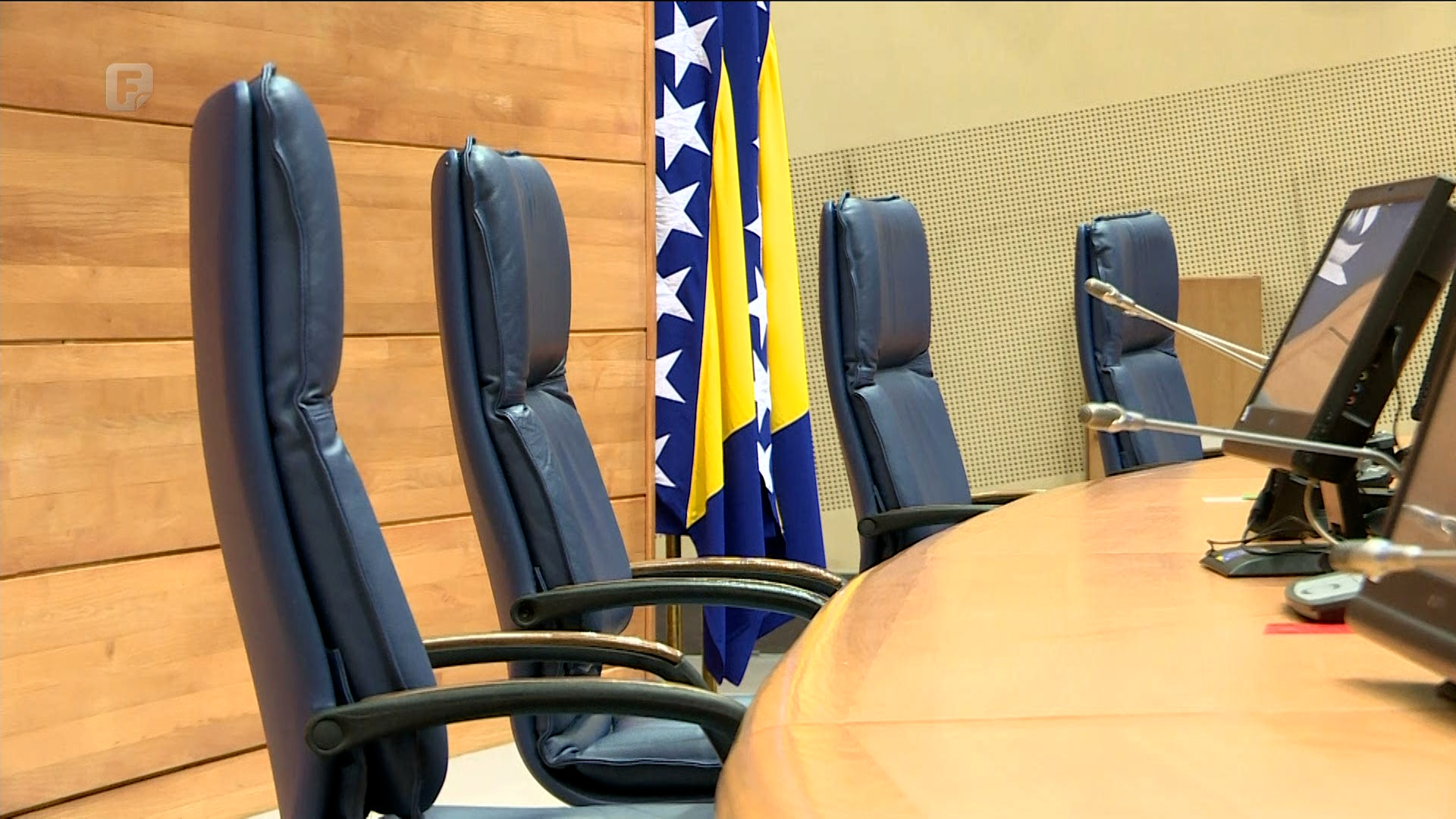 Kome da pripada mandat – pojedincu ili stranci?